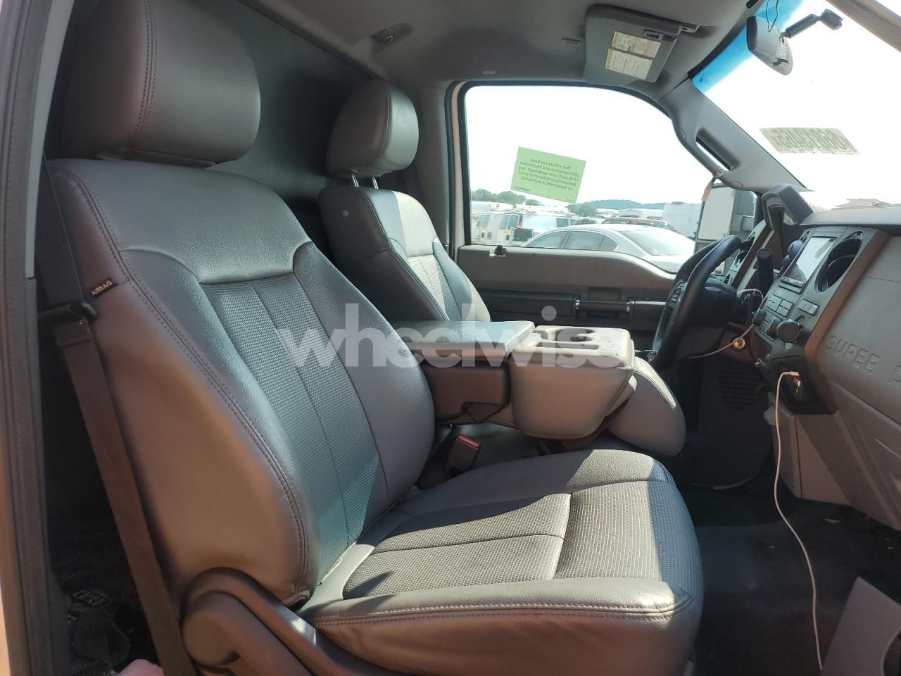 Photo 5 of 2016 FORD F550 SUPER DUTY BOX TRUCK (VIN 1FDUF5GT6GEC15968)