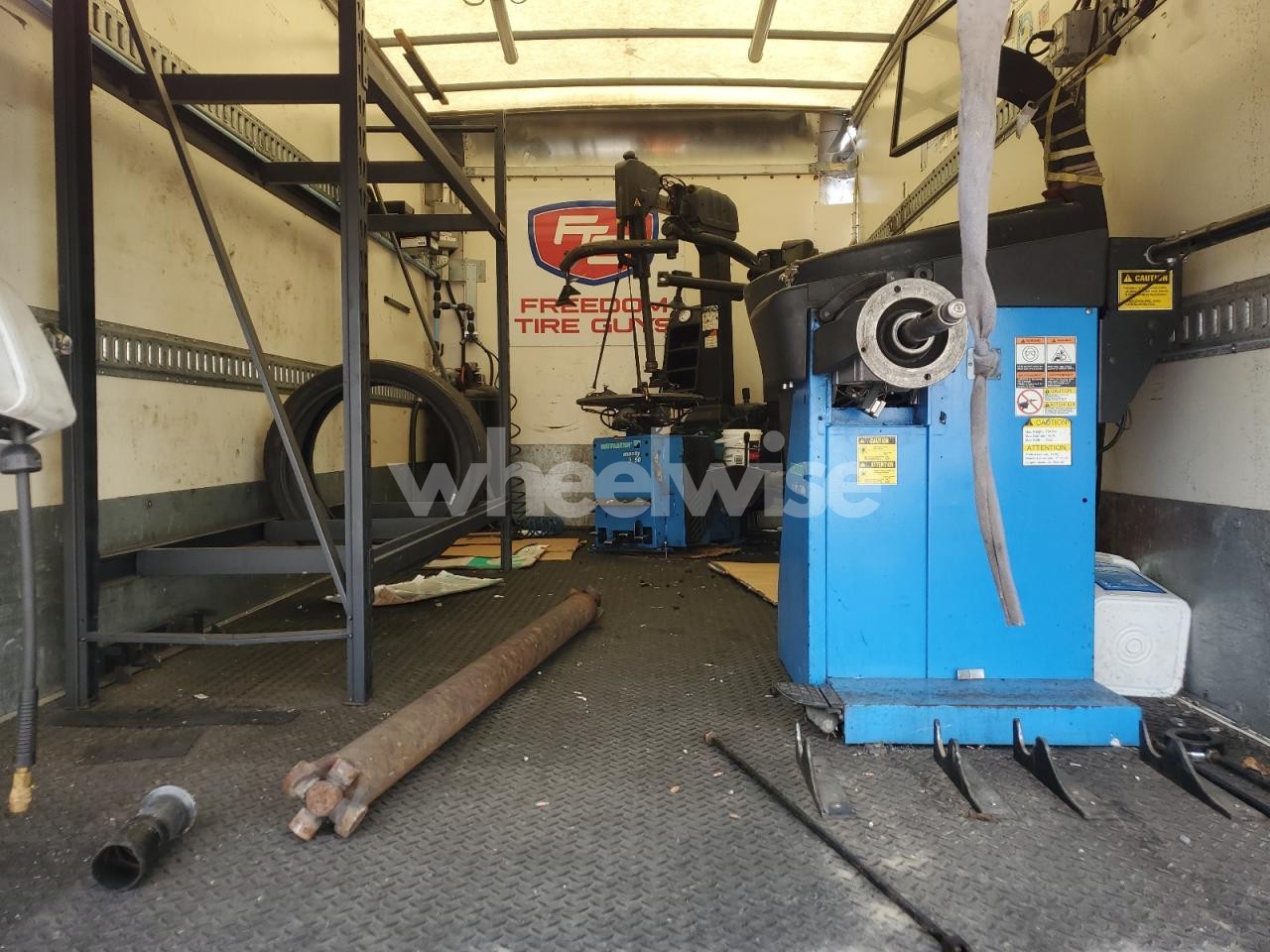 Photo 6 of 2016 FORD F550 SUPER DUTY BOX TRUCK (VIN 1FDUF5GT6GEC15968)