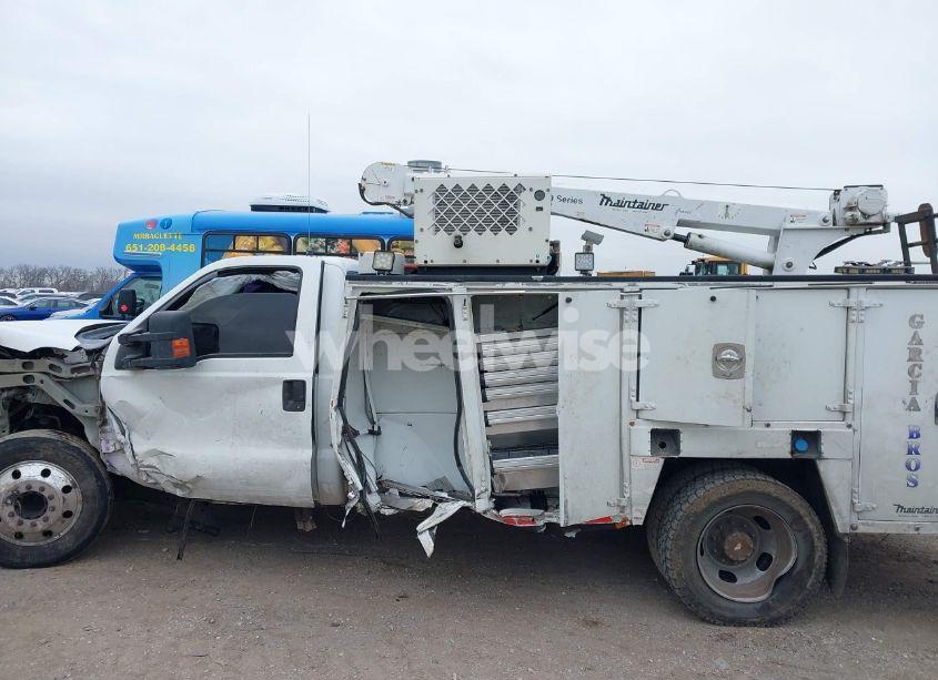 Photo 13 of 2011 Ford F-550 CHASSIS XL (VIN 1FDUF5GT9BEB90301)