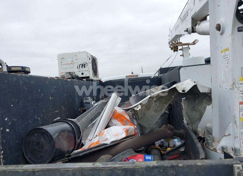 Photo 6 of 2011 Ford F-550 CHASSIS XL (VIN 1FDUF5GT9BEB90301)