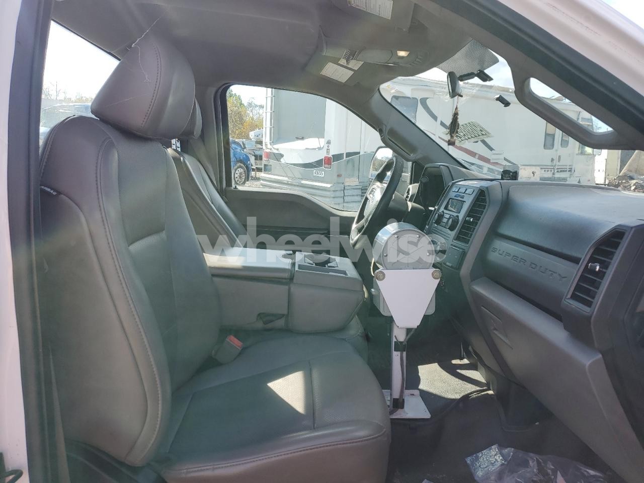 Photo 10 of 2019 FORD F550 BUCKET TRUCK (VIN 1FDUF5GT9KED97075)