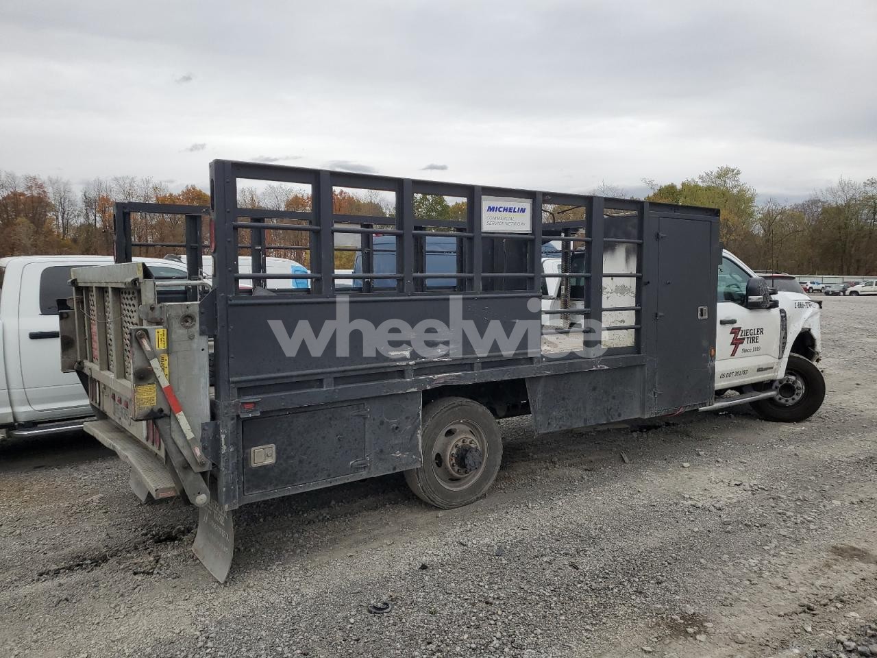 Photo 3 of 2023 FORD F550 SUPER DUTY (VIN 1FDUF5GT9PDA15866)