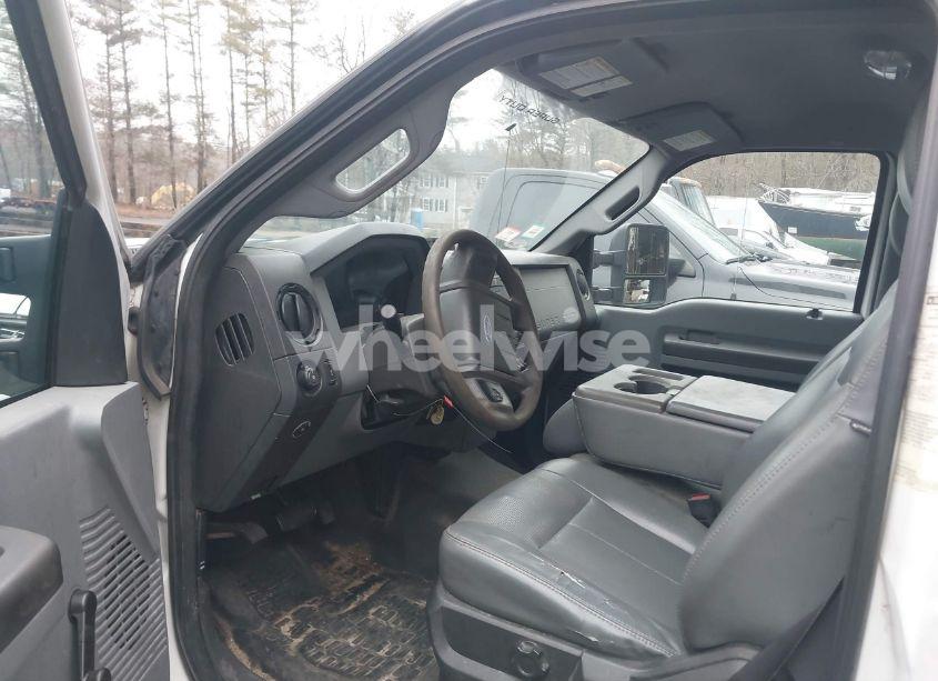 Photo 6 of 2011 Ford F-550 CHASSIS XL (VIN 1FDUF5GTXBEC23886)