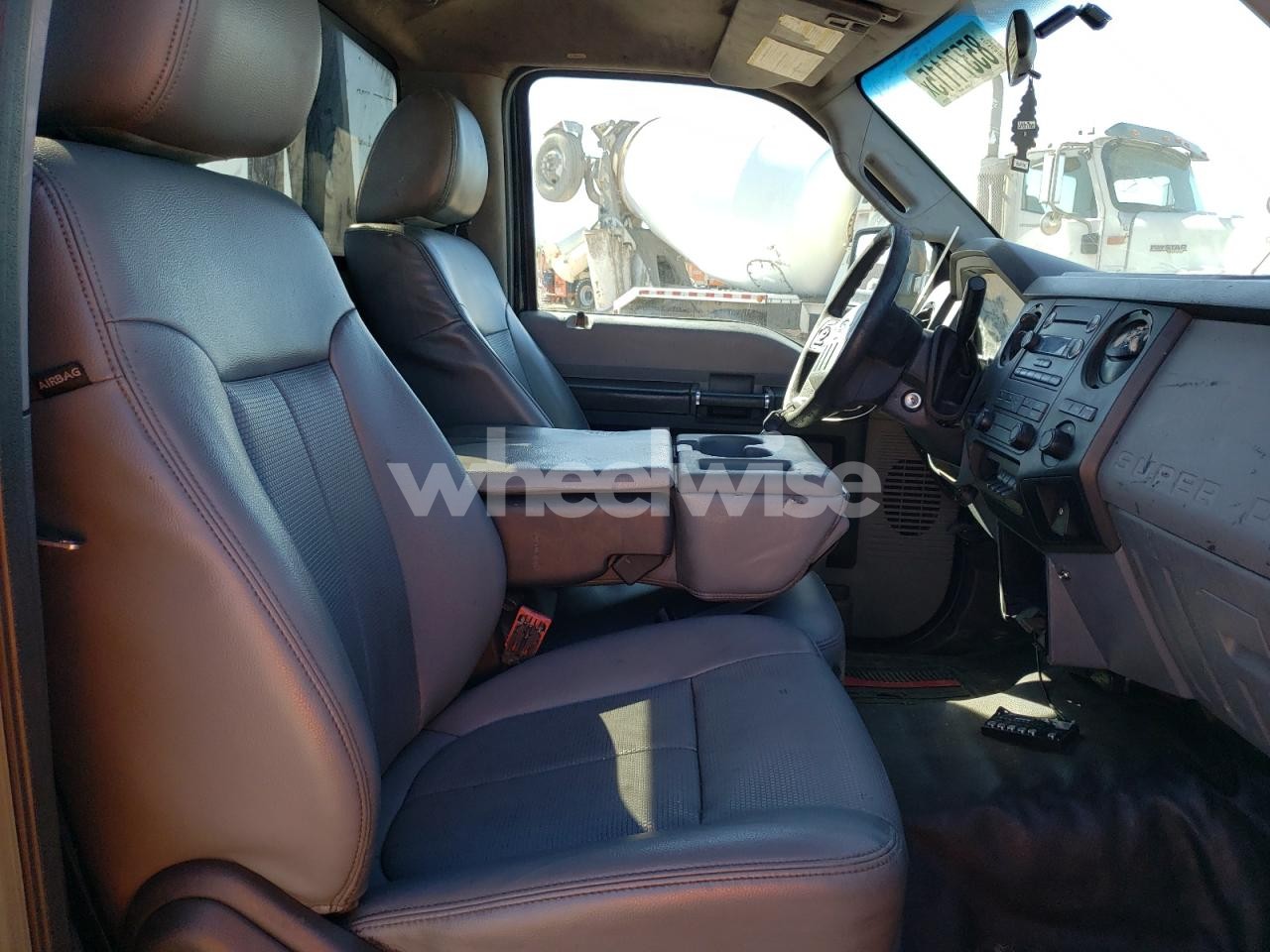 Photo 5 of 2014 FORD F550 SUPER DUTY (VIN 1FDUF5GY9EEB37548)
