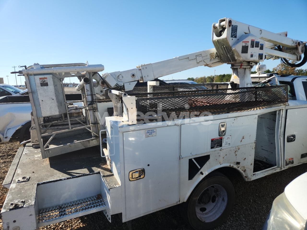 Photo 10 of 2021 FORD F550 SUPER DUTY UTILITY / SERVICE TRUCK (VIN 1FDUF5HT1MDA03916)