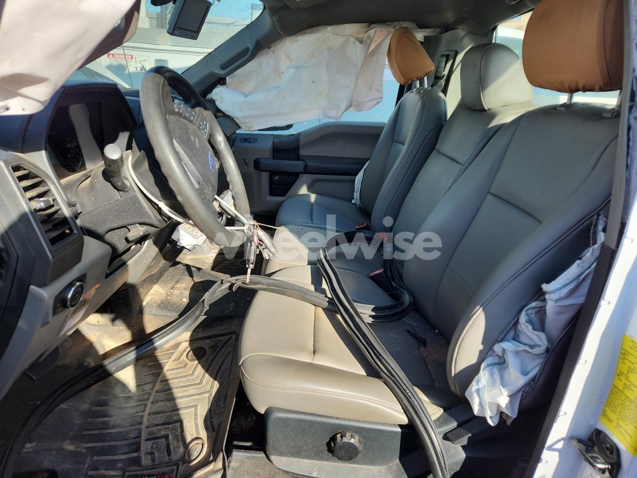 Photo 7 of 2021 FORD F550 SUPER DUTY UTILITY / SERVICE TRUCK (VIN 1FDUF5HT1MDA03916)