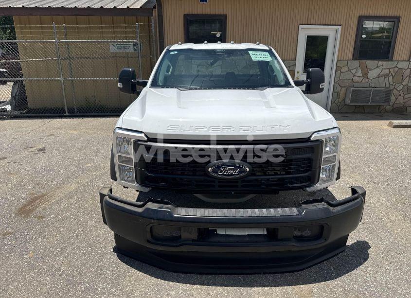 Photo 8 of 2024 Ford F550 N/A (VIN 1FDUF5HT1RED41404)