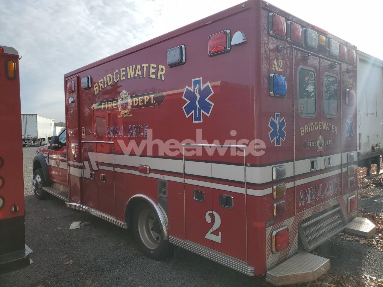 Photo 2 of 2017 FORD F550 AMBULANCE (VIN 1FDUF5HT2HDA04627)