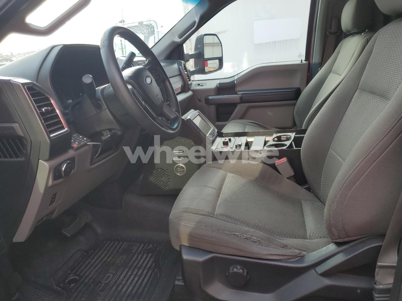 Photo 7 of 2017 FORD F550 AMBULANCE (VIN 1FDUF5HT2HDA04627)