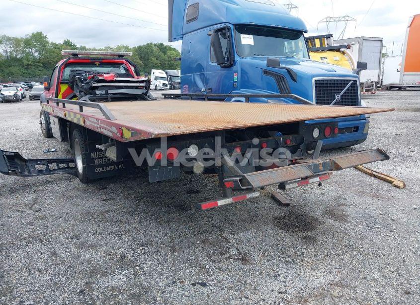 Photo 3 of 2016 Ford F-550 CHASSIS XL (VIN 1FDUF5HT3GEB35249)