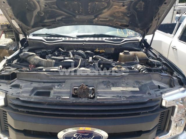 Photo 3 of 2018 FORD F550 SUPER DUTY (VIN 1FDUF5HT3JEB75600)