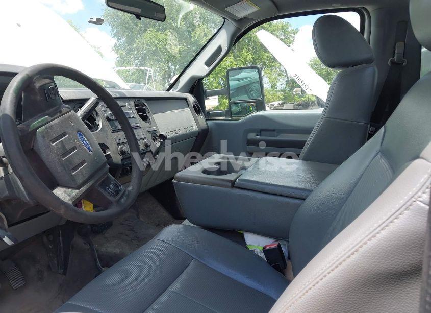 Photo 6 of 2016 Ford F-550 CHASSIS XL (VIN 1FDUF5HT4GEB97839)