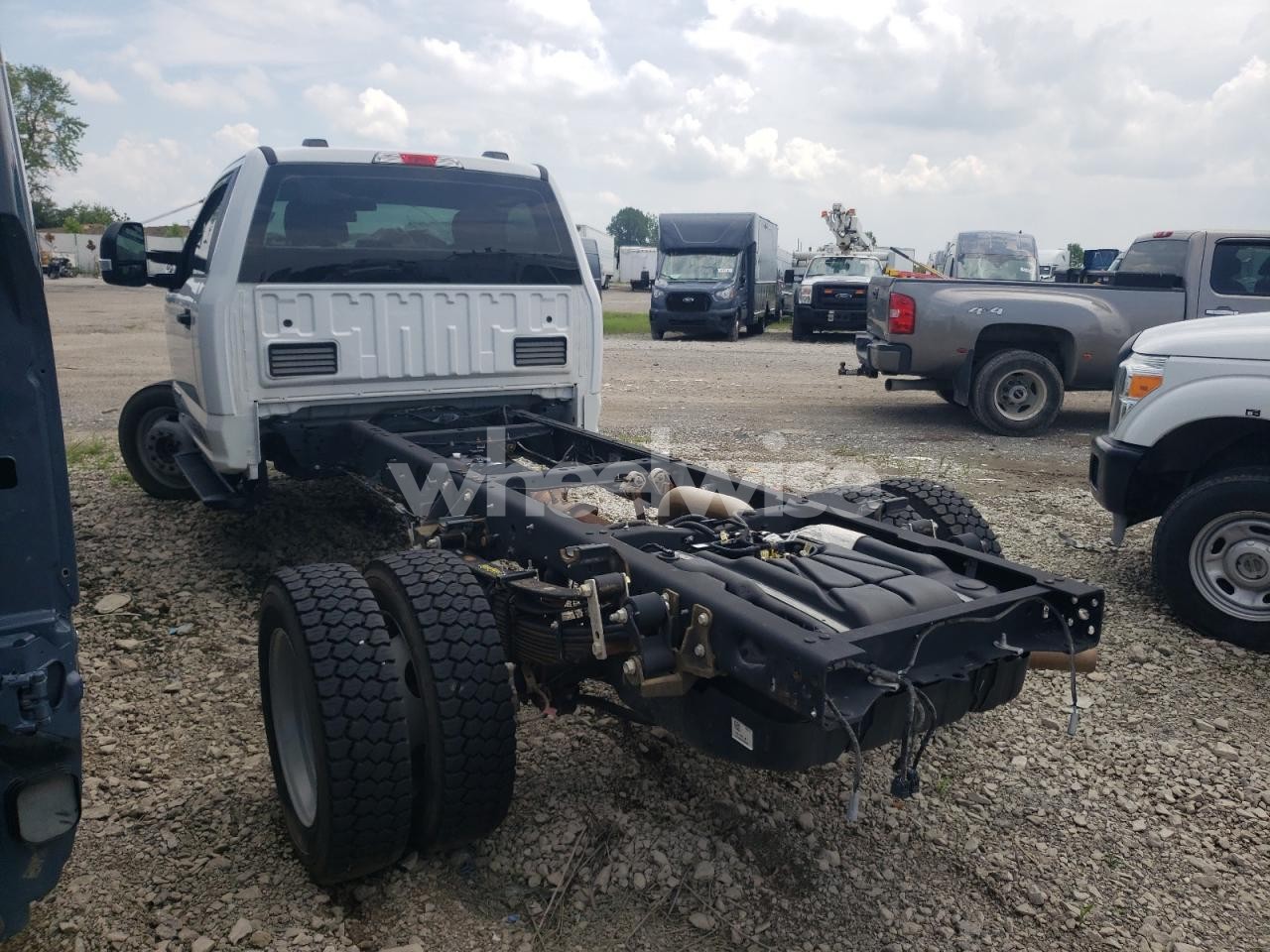 Photo 2 of 2022 FORD F550 SUPER DUTY (VIN 1FDUF5HT4NDA20680)