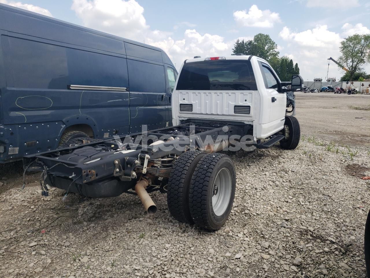 Photo 3 of 2022 FORD F550 SUPER DUTY (VIN 1FDUF5HT4NDA20680)