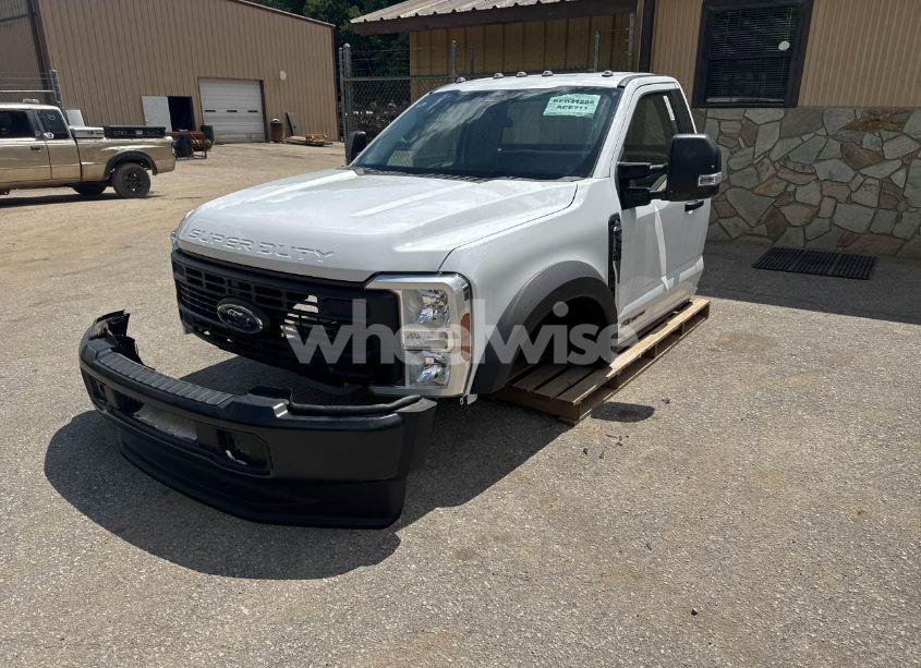 Photo 2 of 2024 Ford F550 N/A (VIN 1FDUF5HTRED41285)