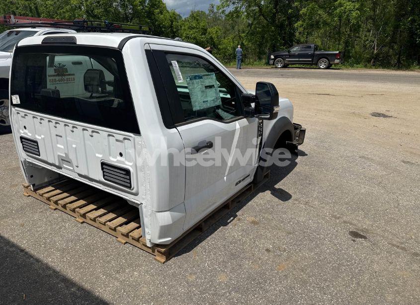 Photo 4 of 2024 Ford F550 N/A (VIN 1FDUF5HTRED41285)