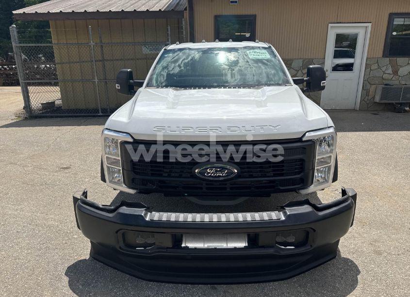 Photo 8 of 2024 Ford F550 N/A (VIN 1FDUF5HTRED41285)