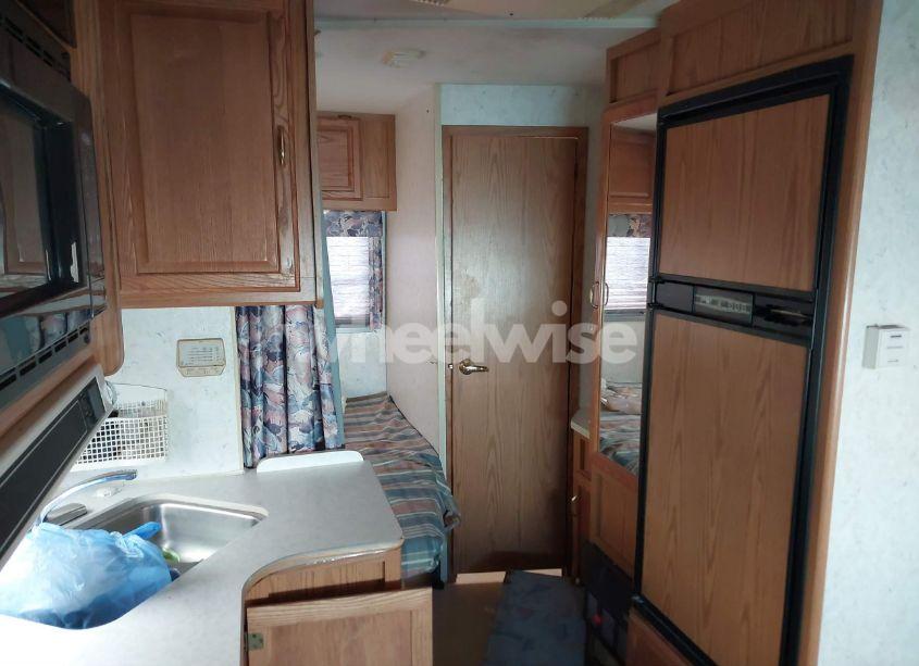 Photo 8 of 1999 Ford Econoline E350 SUPER DUTY CTWY V RV (VIN 1FDWE30S2XHB45224)