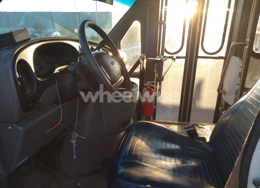 Photo 5 of 1999 Ford Econoline E350 SUPER DUTY CTWY V RV (VIN 1FDWE30SXXHB45827)