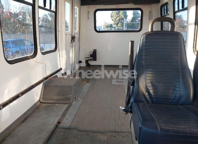 Photo 8 of 1999 Ford Econoline E350 SUPER DUTY CTWY V RV (VIN 1FDWE30SXXHB45827)