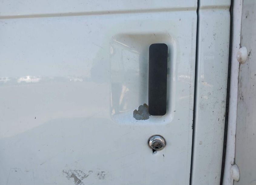 Photo 10 of 2009 Ford E-350 CUTAWAY (VIN 1FDWE35L29DA36998)