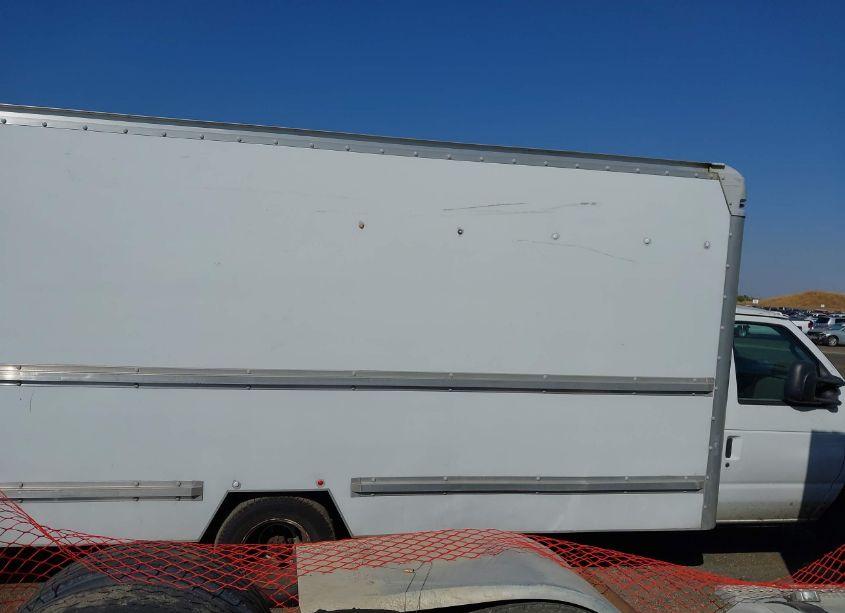 Photo 13 of 2009 Ford E-350 CUTAWAY (VIN 1FDWE35L29DA36998)