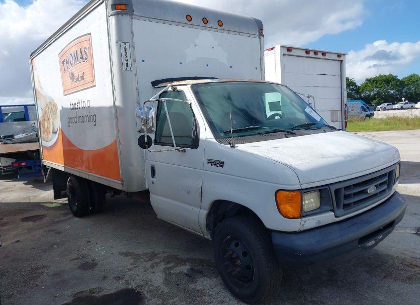 2005 Ford E-350 CUTAWAY STANDARD (VIN 1FDWE35L55HA13427) main photo