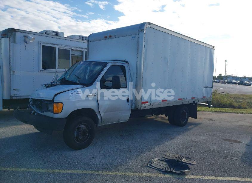 Photo 2 of 2006 Ford E-350 CUTAWAY (VIN 1FDWE35L66DA85620)