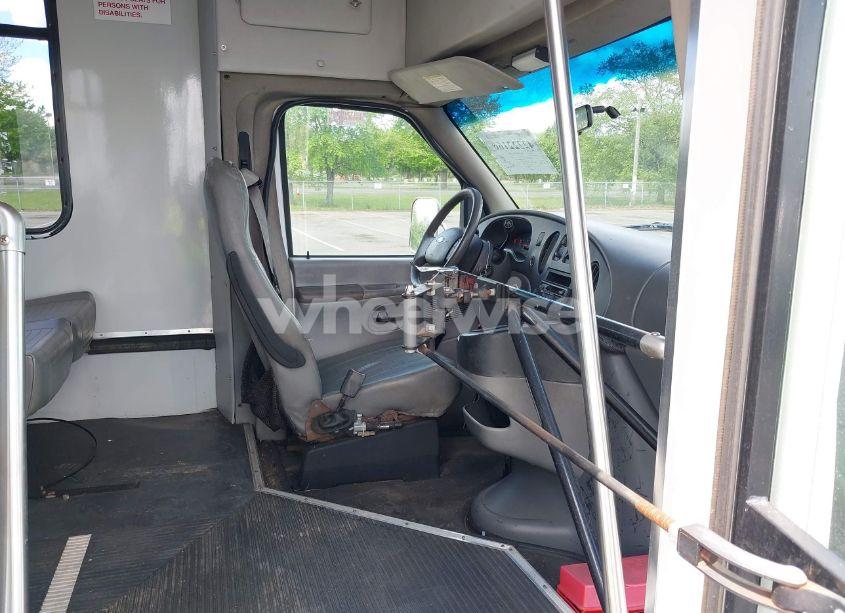 Photo 7 of 2006 Ford E-350 CUTAWAY (VIN 1FDWE35L86HA76801)