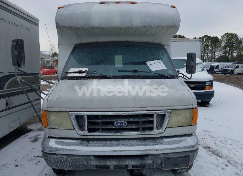 Photo 11 of 2006 Ford E-350 CUTAWAY (VIN 1FDWE35S46DA96493)
