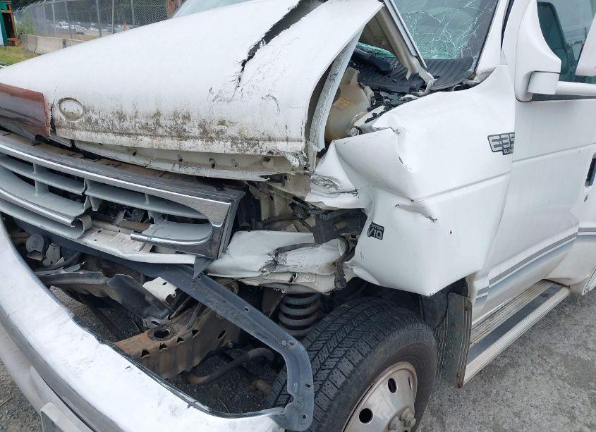 Photo 6 of 2002 Ford E-350 CUTAWAY (VIN 1FDWE35S82HB59551)