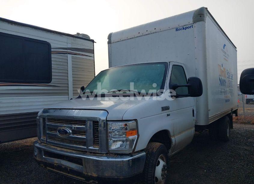 Photo 2 of 2019 Ford E-350 CUTAWAY (VIN 1FDWE3F62KDC02130)