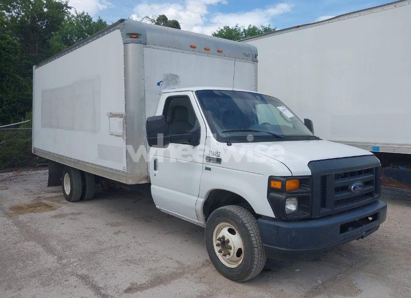 2017 Ford E-series N/A (VIN 1FDWE3F6XHDC43369) main photo