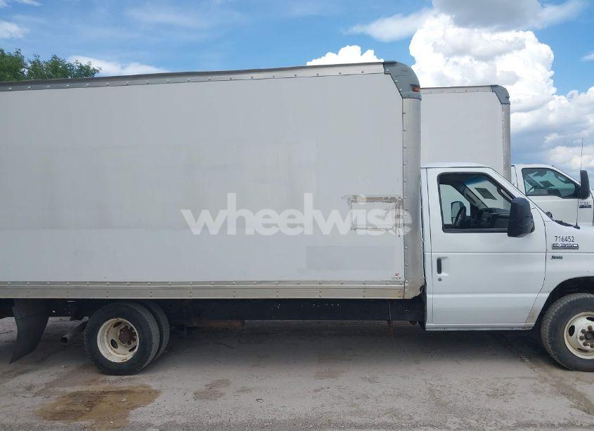 Photo 12 of 2017 Ford E-series N/A (VIN 1FDWE3F6XHDC43369)