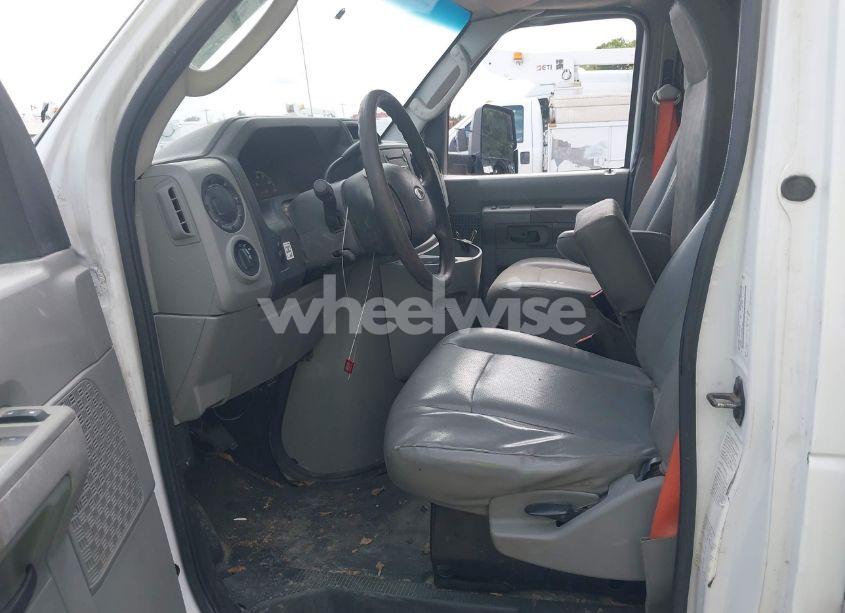 Photo 7 of 2017 Ford E-series N/A (VIN 1FDWE3F6XHDC43369)