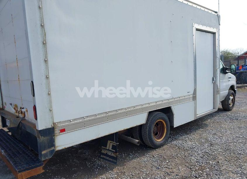 Photo 4 of 2015 Ford E-350 CUTAWAY (VIN 1FDWE3FL7FDA25036)