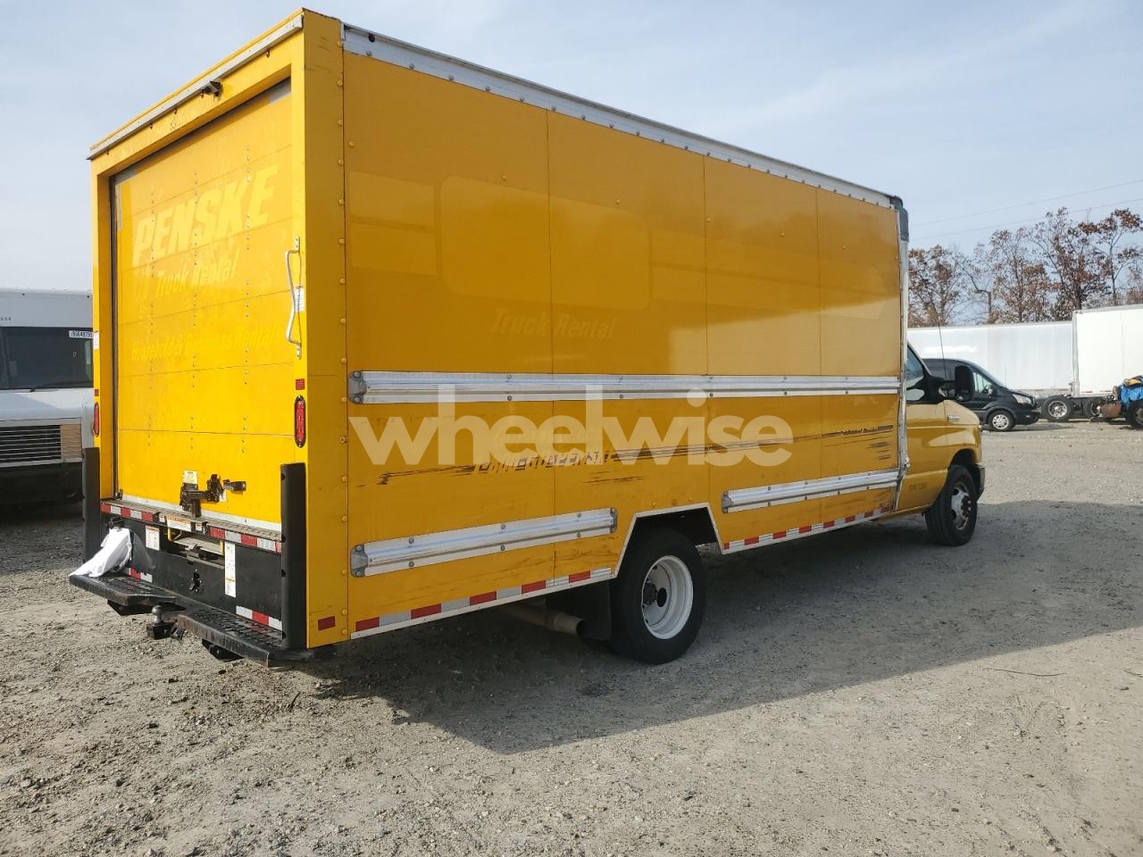 Photo 3 of 2023 FORD ECONOLINE - Box Truck N/A (VIN 1FDWE3FN2PDD17826)