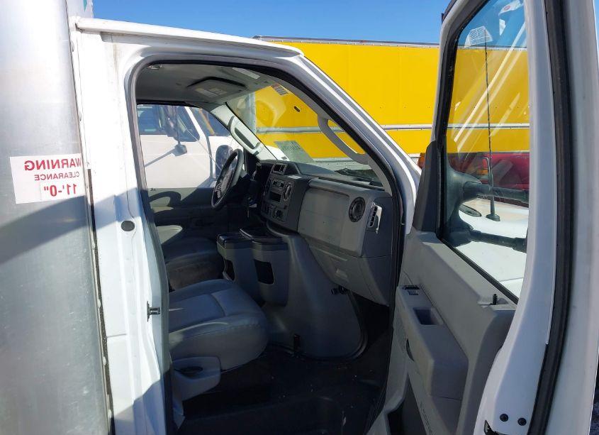 Photo 7 of 2024 Ford E-350 CUTAWAY (VIN 1FDWE3FN4RDD08869)