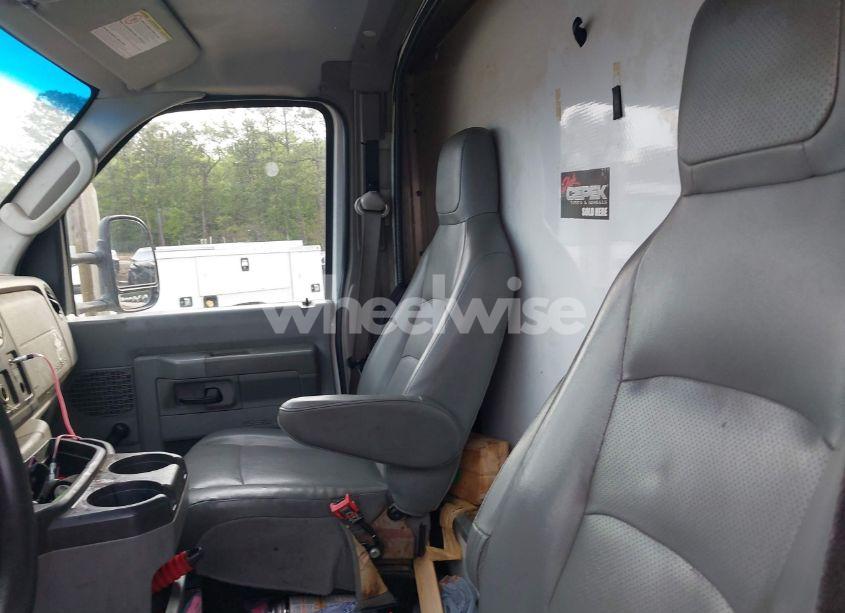 Photo 7 of 2012 Ford E-350 CUTAWAY (VIN 1FDWE3FS5CDA53985)