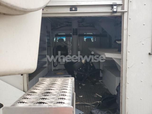 Photo 8 of 2018 FORD ECONOLINE E350 SUPER DUTY CUTAWAY VAN (VIN 1FDWE3FSXJDC41916)