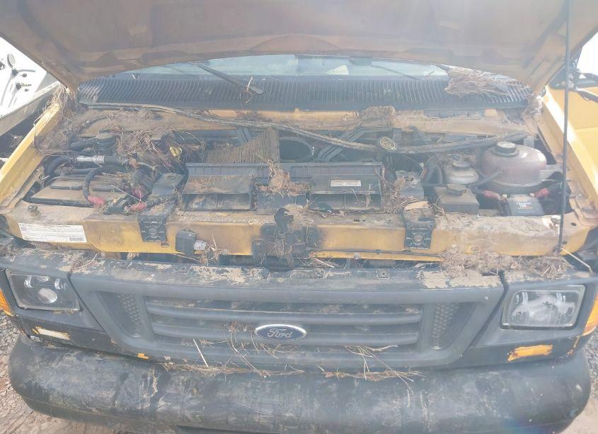 Photo 10 of 2003 Ford E-450 CUTAWAY STANDARD (VIN 1FDWE45F13HB65735)