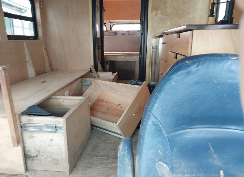 Photo 5 of 2003 Ford E-450 CUTAWAY STANDARD (VIN 1FDWE45F13HB65735)