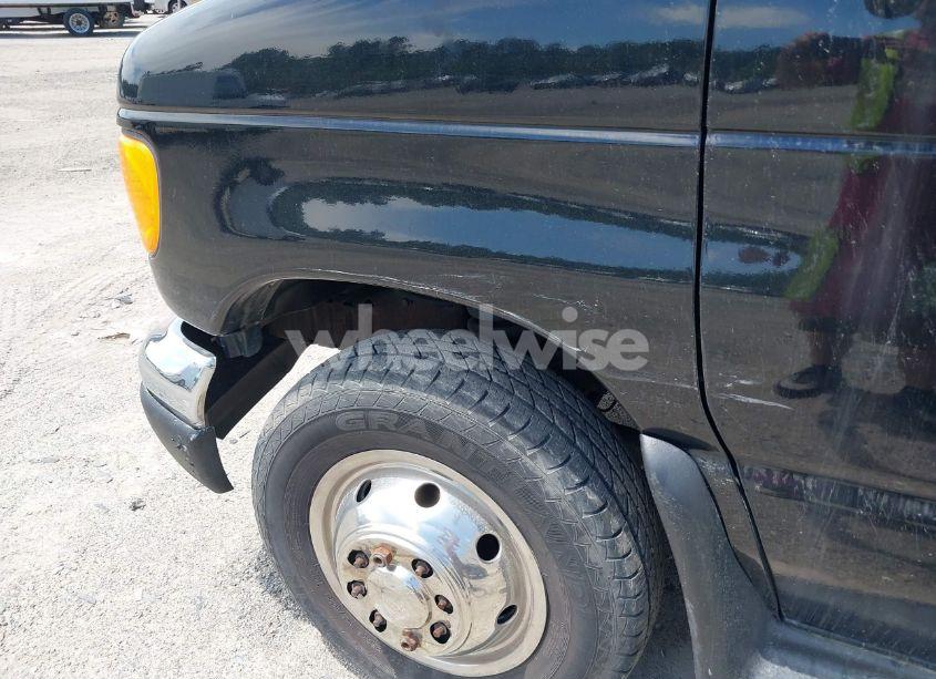Photo 14 of 2003 Ford E-450 CUTAWAY STANDARD (VIN 1FDWE45F83HB39116)
