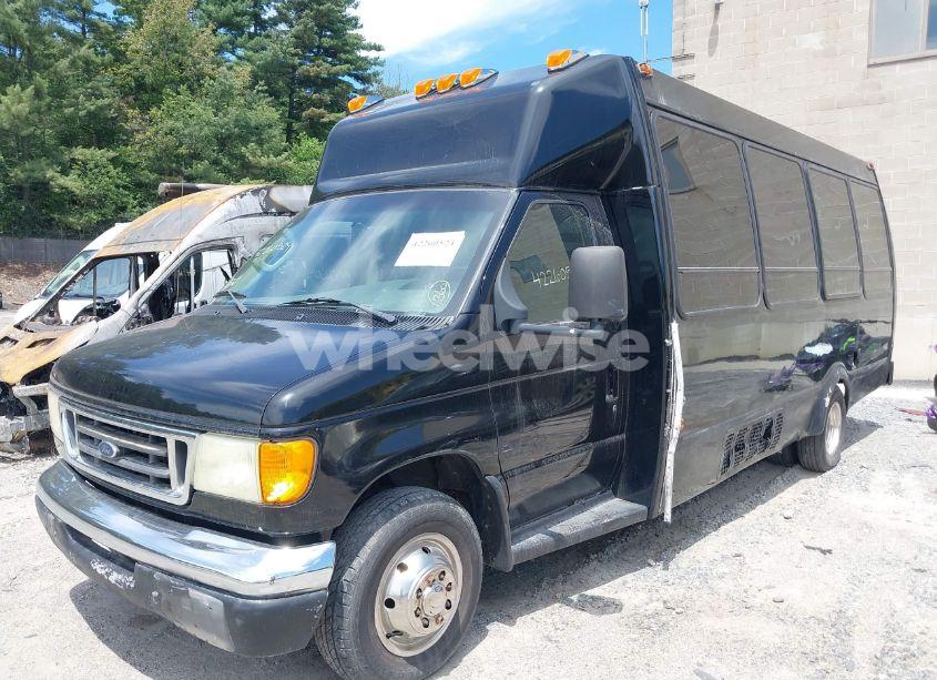 Photo 2 of 2003 Ford E-450 CUTAWAY STANDARD (VIN 1FDWE45F83HB39116)