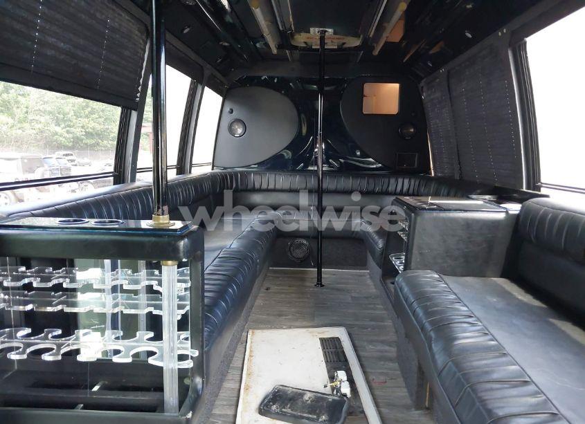 Photo 6 of 2003 Ford E-450 CUTAWAY STANDARD (VIN 1FDWE45F83HB39116)