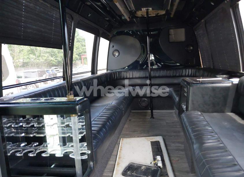 Photo 7 of 2003 Ford E-450 CUTAWAY STANDARD (VIN 1FDWE45F83HB39116)