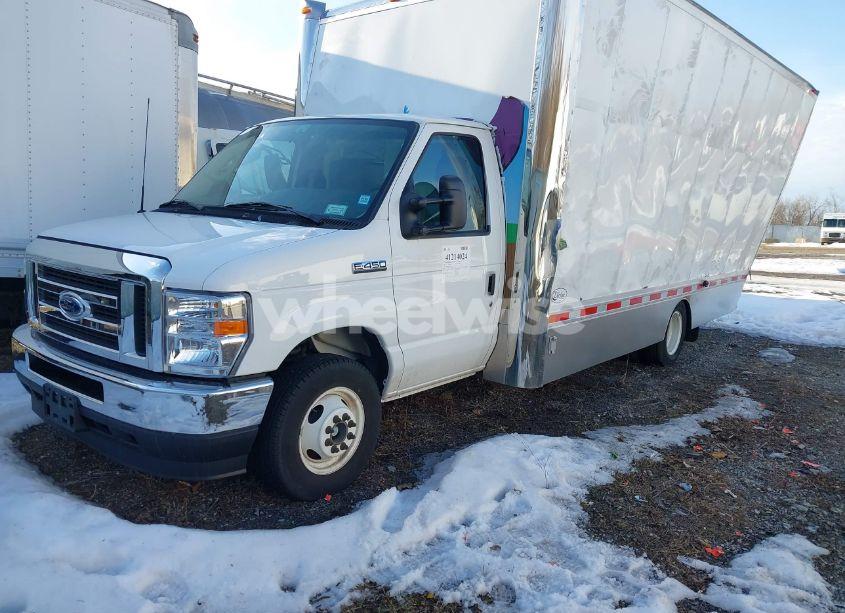 Photo 2 of 2023 Ford E-450 CUTAWAY (VIN 1FDWE4FK1PDD26514)