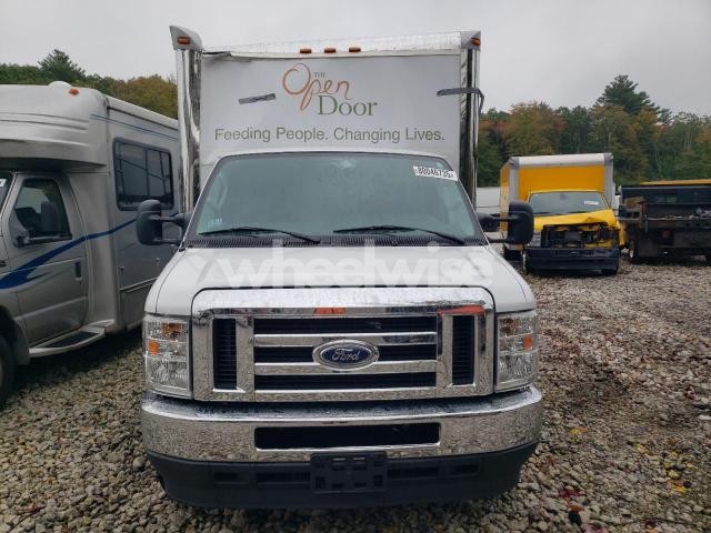 Photo 5 of 2022 FORD ECONOLINE E450 SUPER DUTY CUTAWAY VAN (VIN 1FDWE4FK9NDC07185)