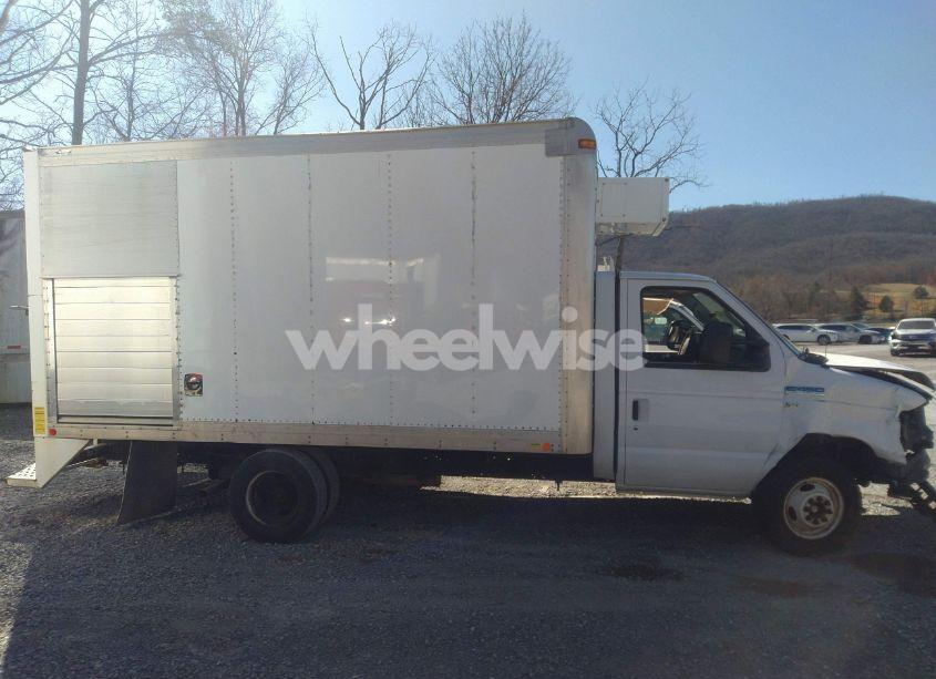 Photo 13 of 2014 Ford Econoline E450 SUPER DUTY CUTWY VAN (VIN 1FDWE4FL3EDA46020)
