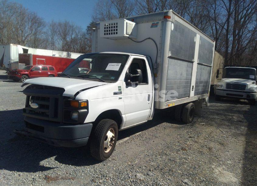 Photo 2 of 2014 Ford Econoline E450 SUPER DUTY CUTWY VAN (VIN 1FDWE4FL3EDA46020)